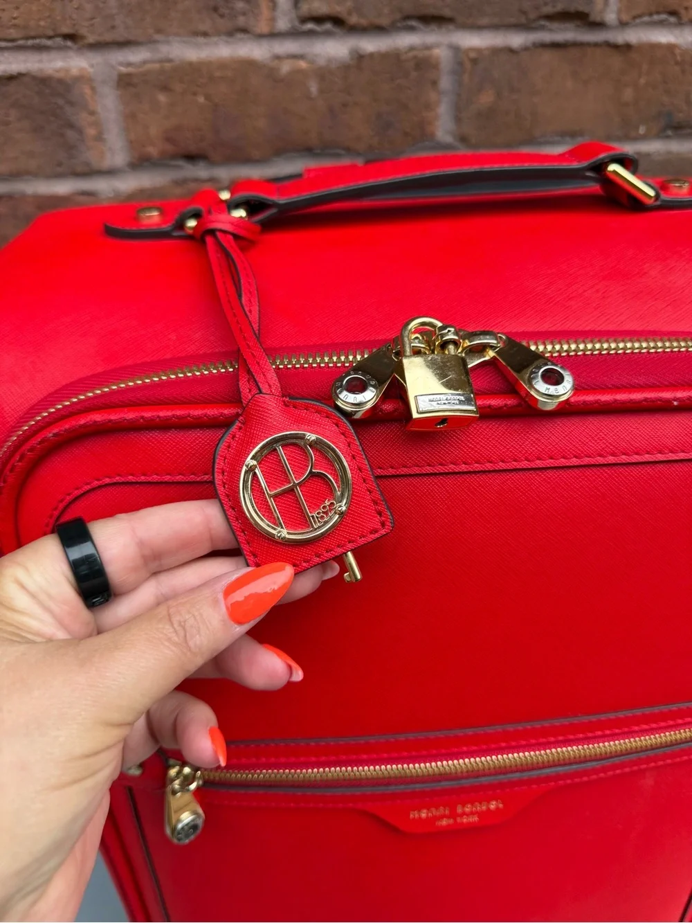 Henri Bendel New York Red Spinner Carry-On Suitcase Luggage - Picture 10 of 13